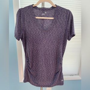 Vneck GapFit Breathe maternity t-shirt